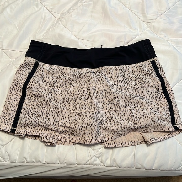 Lulu tennis skirt Sz 8 - Picture 1 of 3